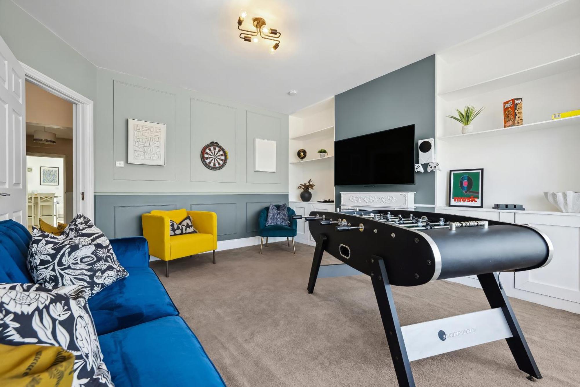 Long Term And Summer Special Offer! 5-Bedroom Spacious, Stunning Design, Sociable Areas & Cosy House Near South Downs Park, Sleeps 11 With Games Room, Private Parking And Garden- By Blue Puffin Stays วอเตอร์ลูวิลล์ ภายนอก รูปภาพ